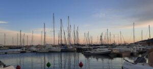 Sonnenuntergang im Yachthafen von Solenzara