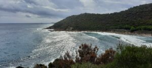 Idyllische Surferbucht auf Korsika