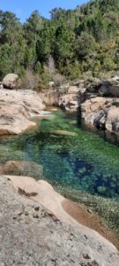 Badegumpen am Fluss Cavu, piscine naturelle